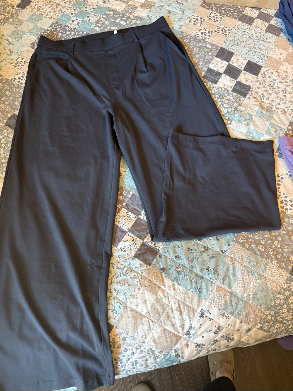 HALARA Black Wide-Leg Dress Pants